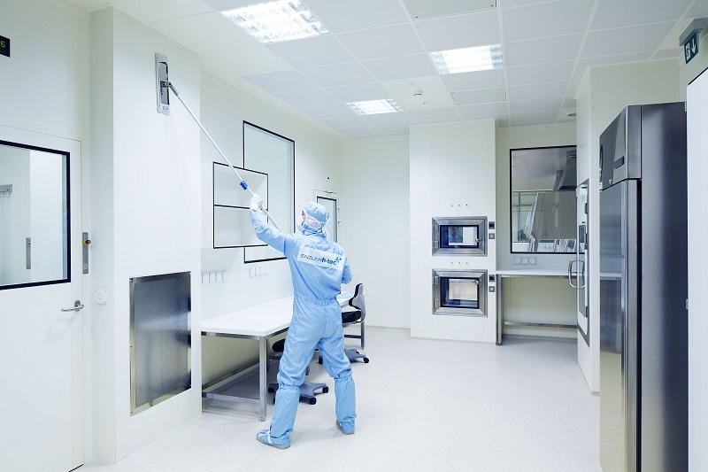 Customizing Clean: Tailoring Turnkey Cleanroom Solutions to Lab-Specific Needs