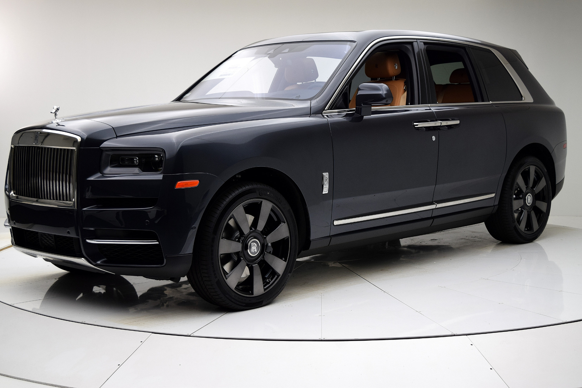 2020 Rolls Royce Cullinan Luxury SUV Review