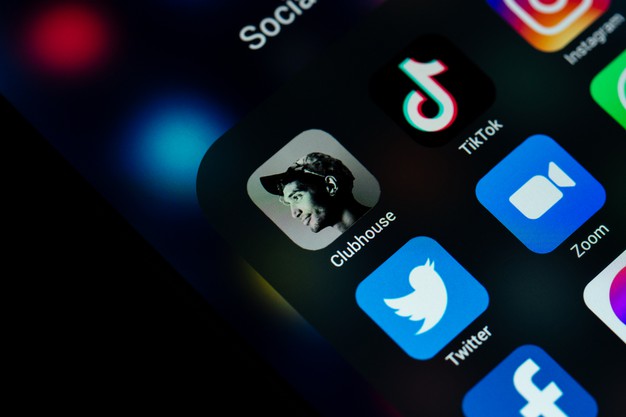 Attract a Large User Base by Developing a Clubhouse Clone App