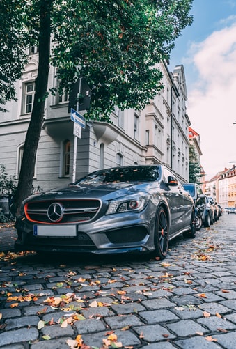 Get the Best Benefits of Pre-Booking Chauffeur Service