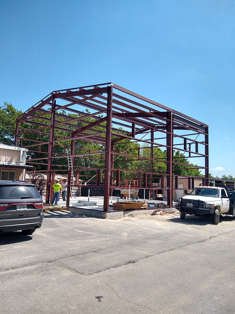 Watch out for red flags when hiring a commercial general contractor