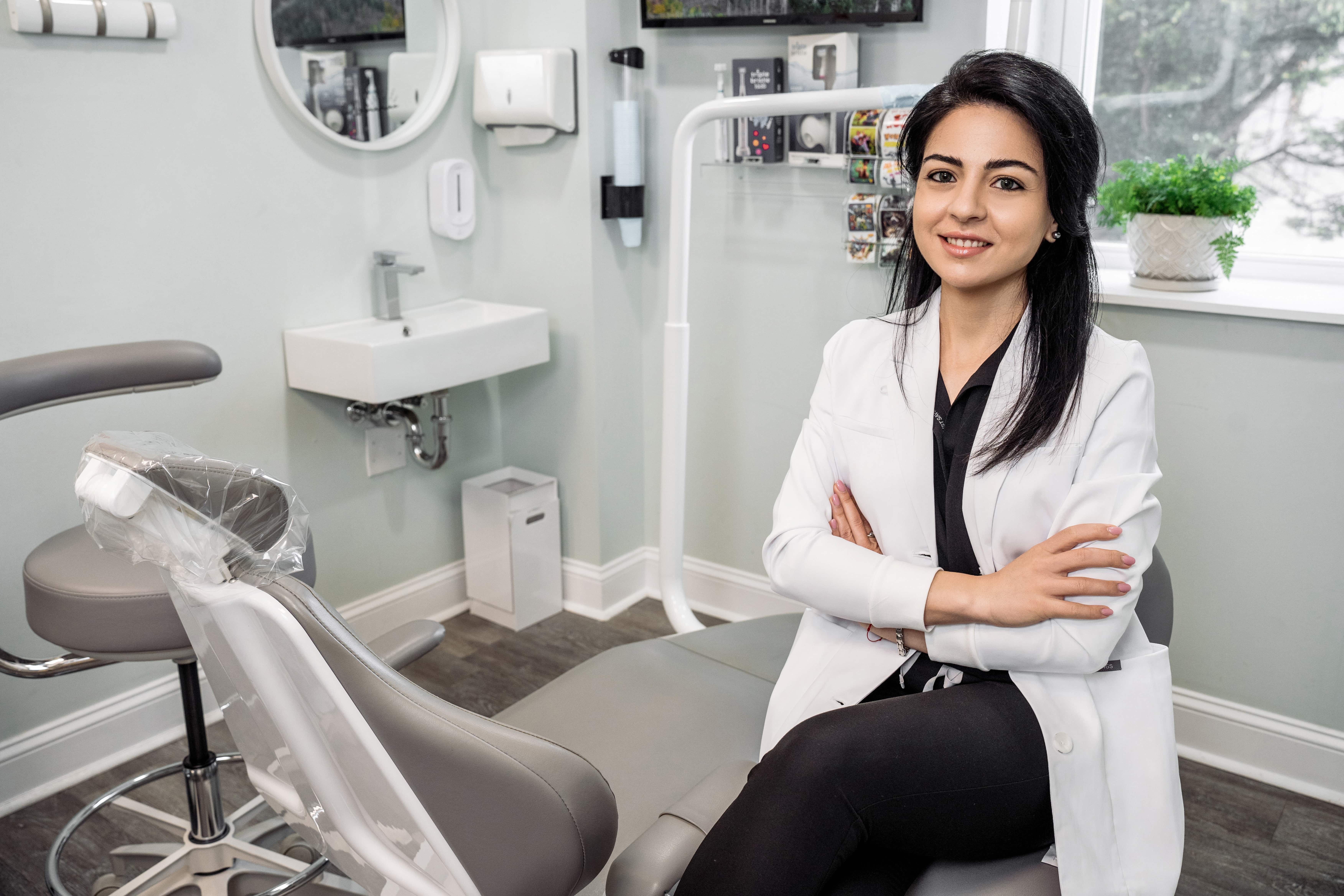 Best Emergency Dentist Open 24 Hours in Feasterville, PA 19053 - Dr. Viola Gahnapetyan