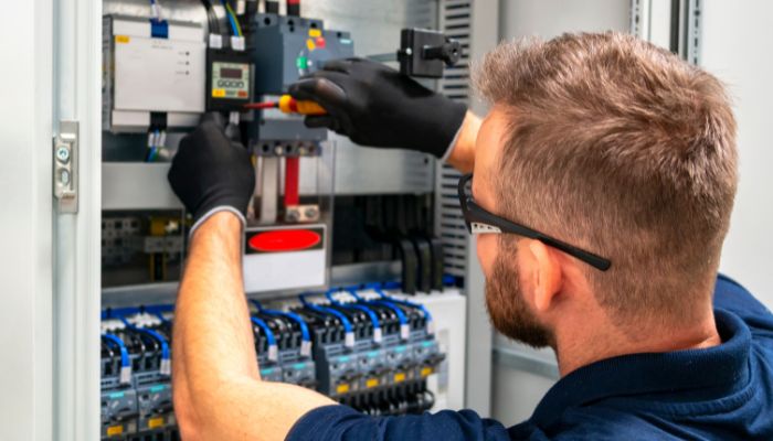 An electrical business owner's guide to balancing admin tasks and projects