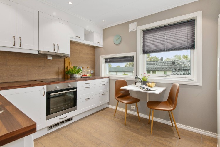 Hardwood Flooring for Kitchens-Pros and Cons