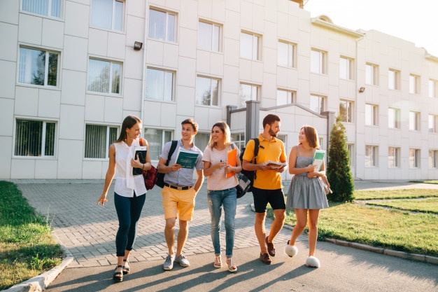Graduate with an Undergraduate Degree from the Top Universities in Gurgaon