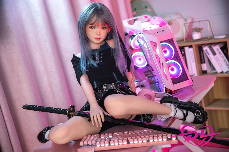 Cosplay real doll