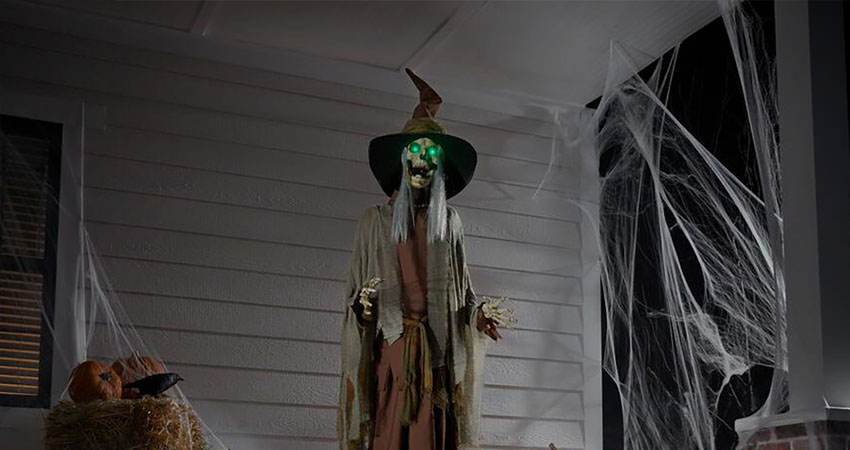 5 Spooky Halloween House Decorating Ideas