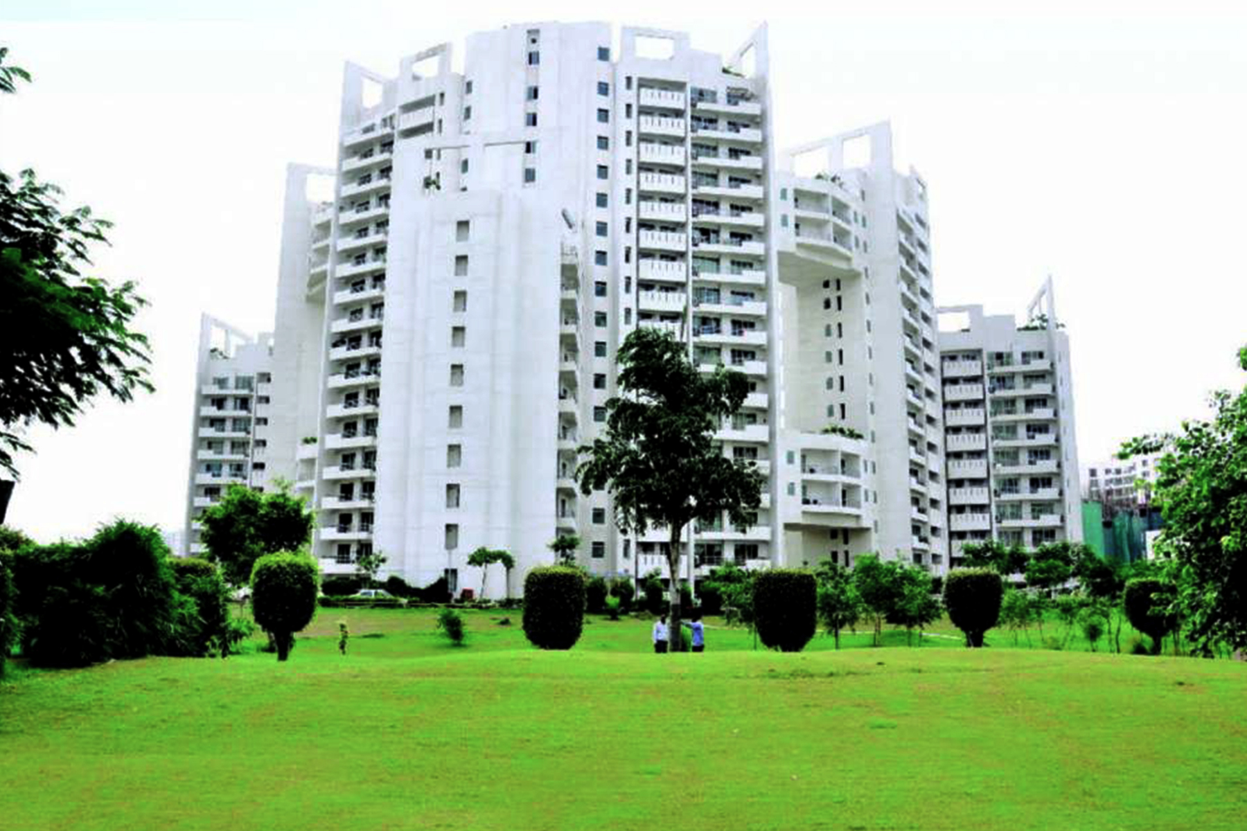 Apartments For Sale on Golf Course Road Gurgaon - Parsvnath Exotica in Gurgaon