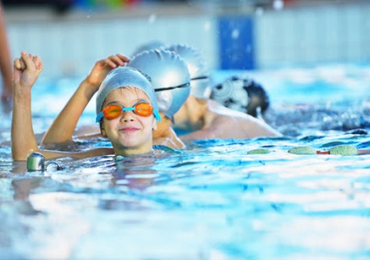 Is it safe for your baby to join swimming lessons early?