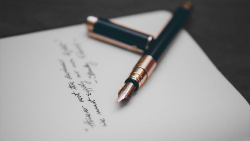 Differences between rhetorical and narrative essays