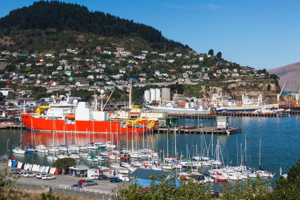 How much does it cost to Import a Car to NZ from the UK?