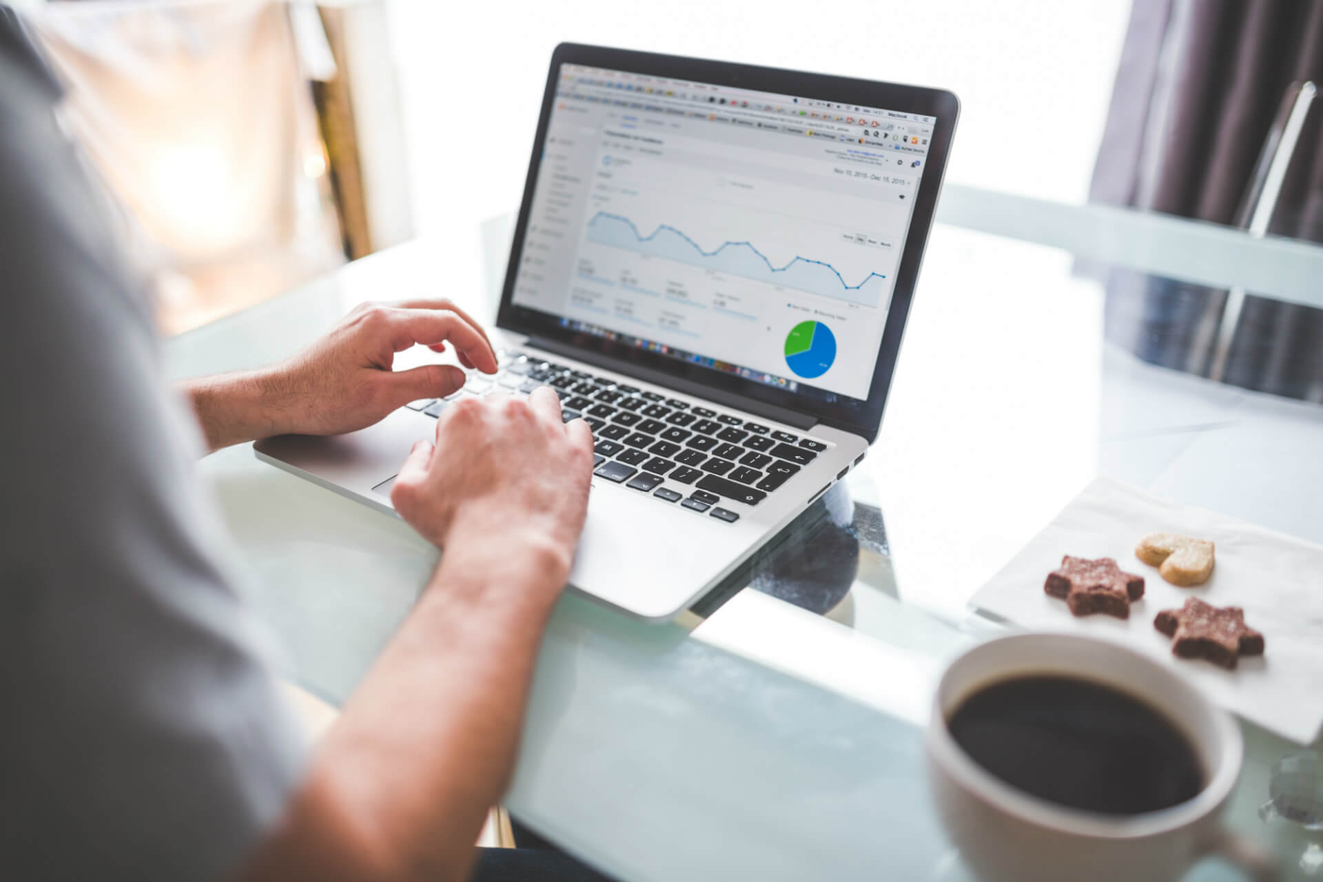 Digital Nomad Tax Residency Advice | Cameron James Expats Financial Planning UK