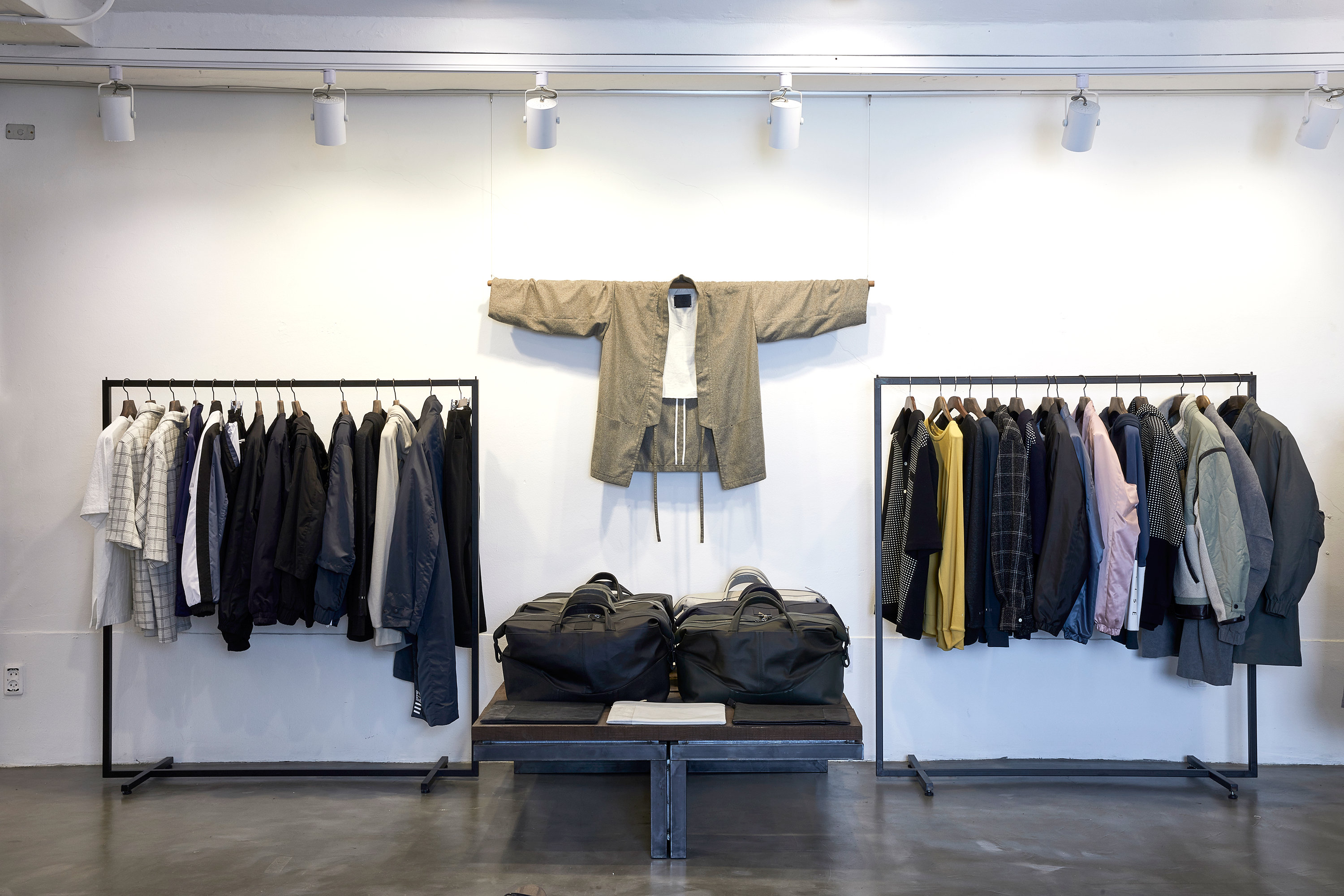 IISE Clothing | Shop Awol
