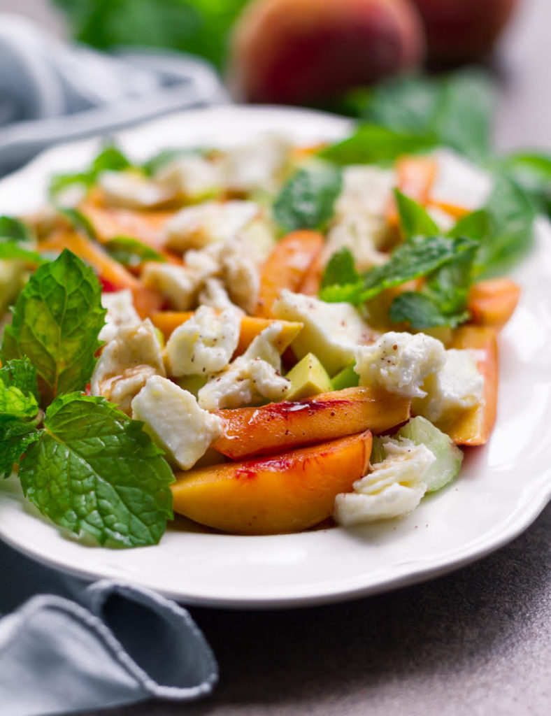 Peach Mozzarella Salad - The best recipe for summer salad