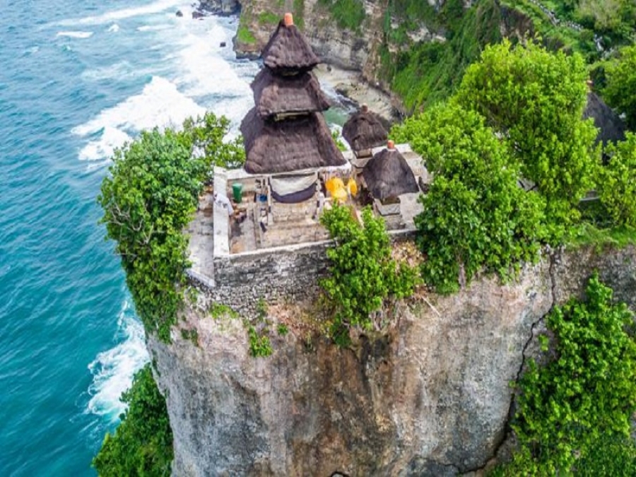 Uluwatu Temple (Pura Luhur Uluwatu) Tours