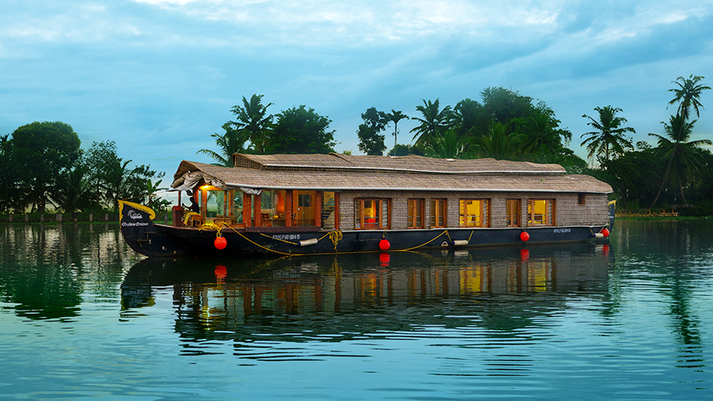 Make Our Moments-Kerala Tour Packages-  Kerala Tour & Holiday Packages