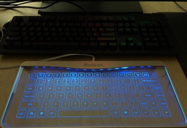 کیبورد شیشه ای شرکت باسترون