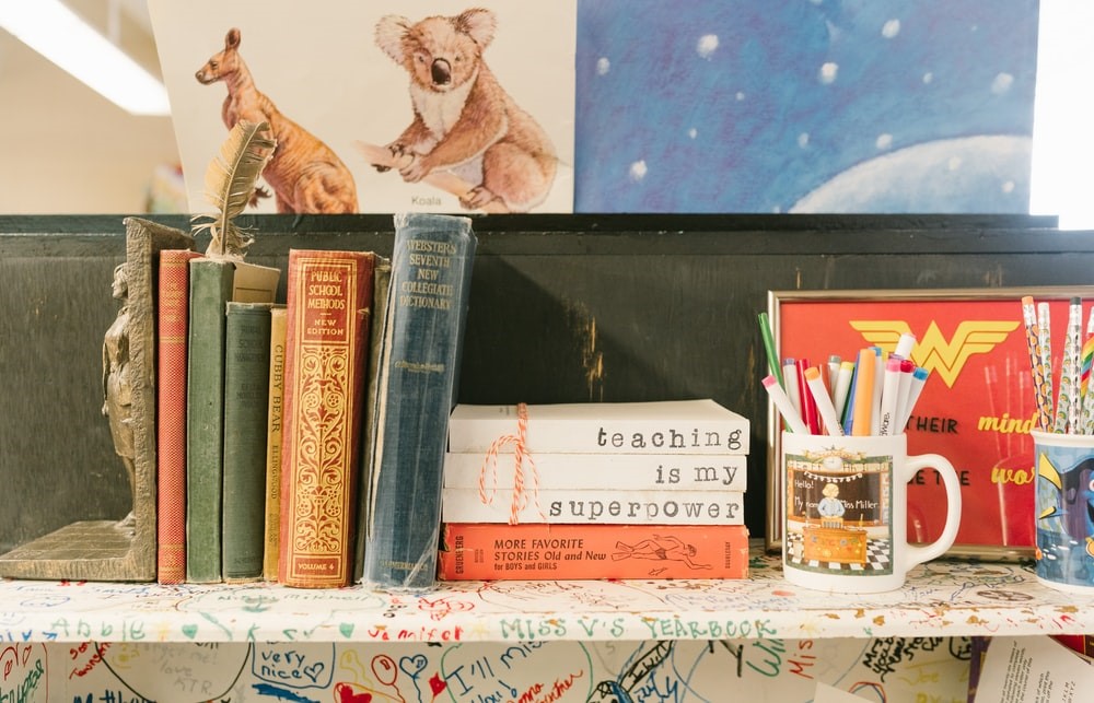 TIPS AND TRICKS OF SUCCESSFUL ONLINE INSTRUCTORS