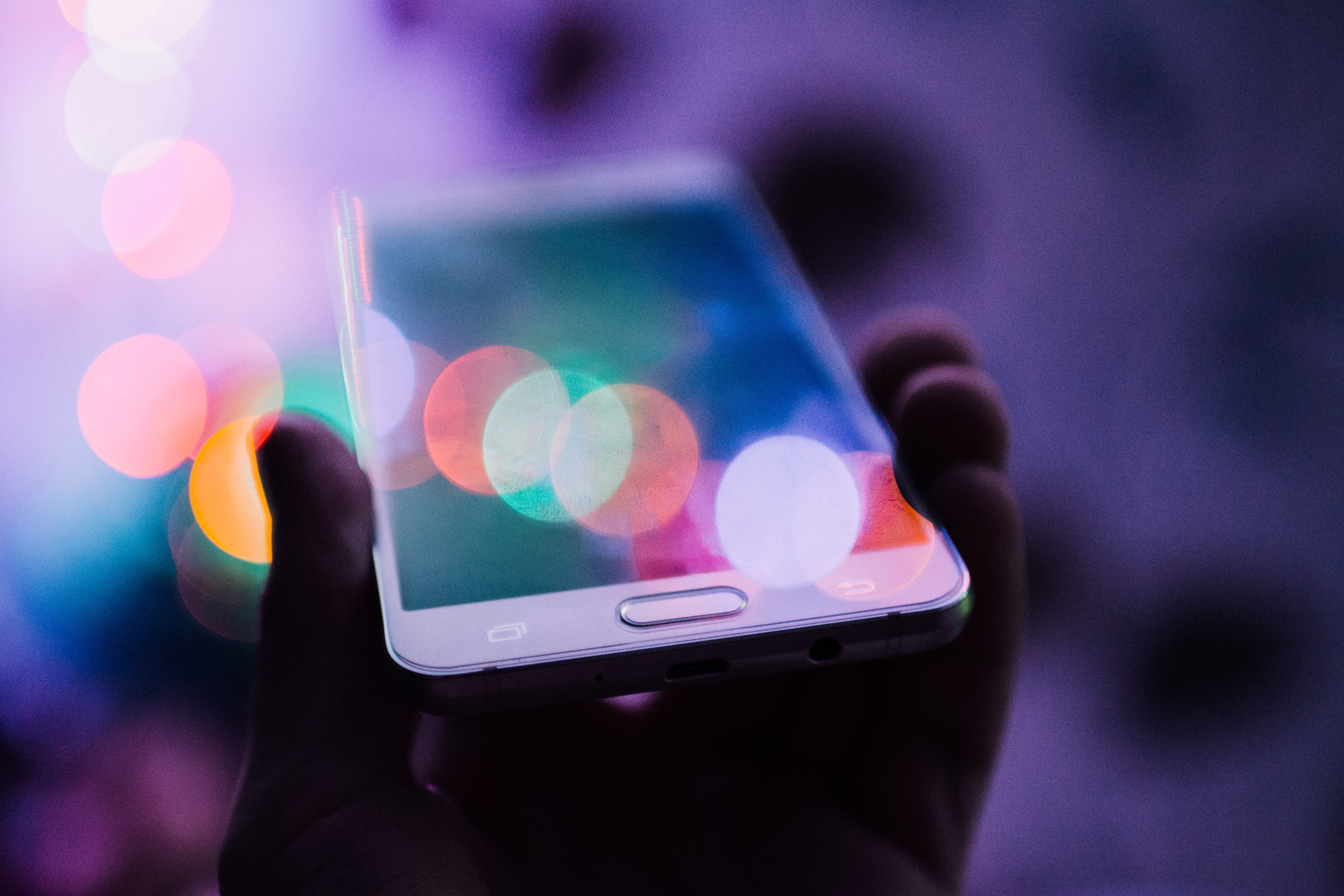What is the difference between manual and automation testing?