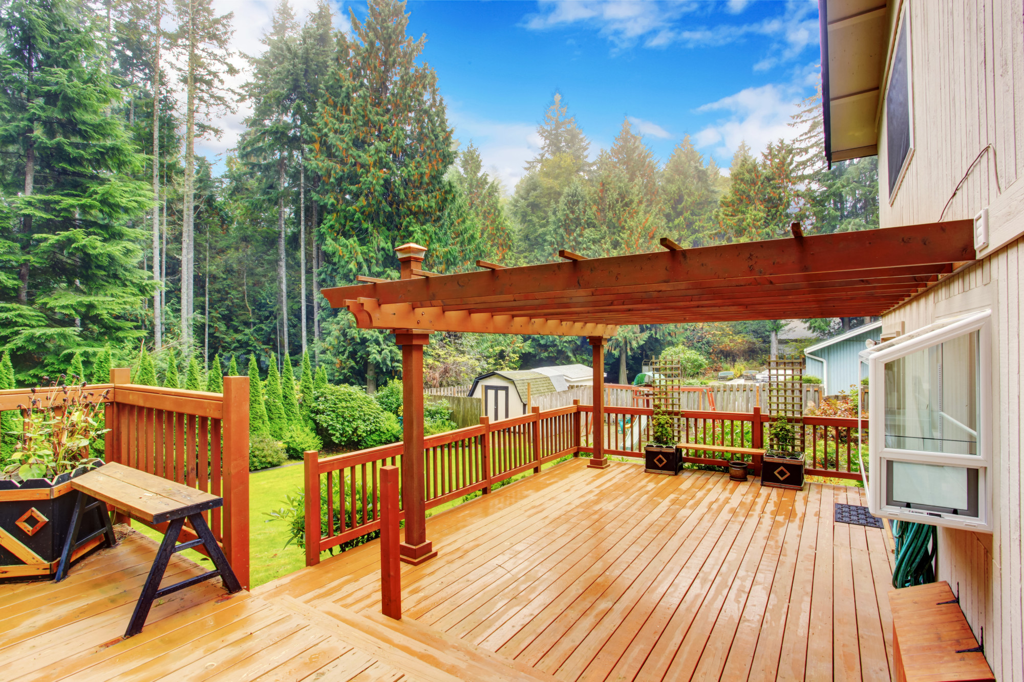 27 Timber Decking Materials: Which Wood is Best for Your Backyard?