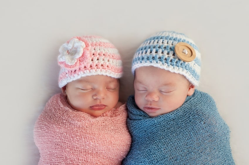 What are popular gift ideas featuring twin baby outfits?