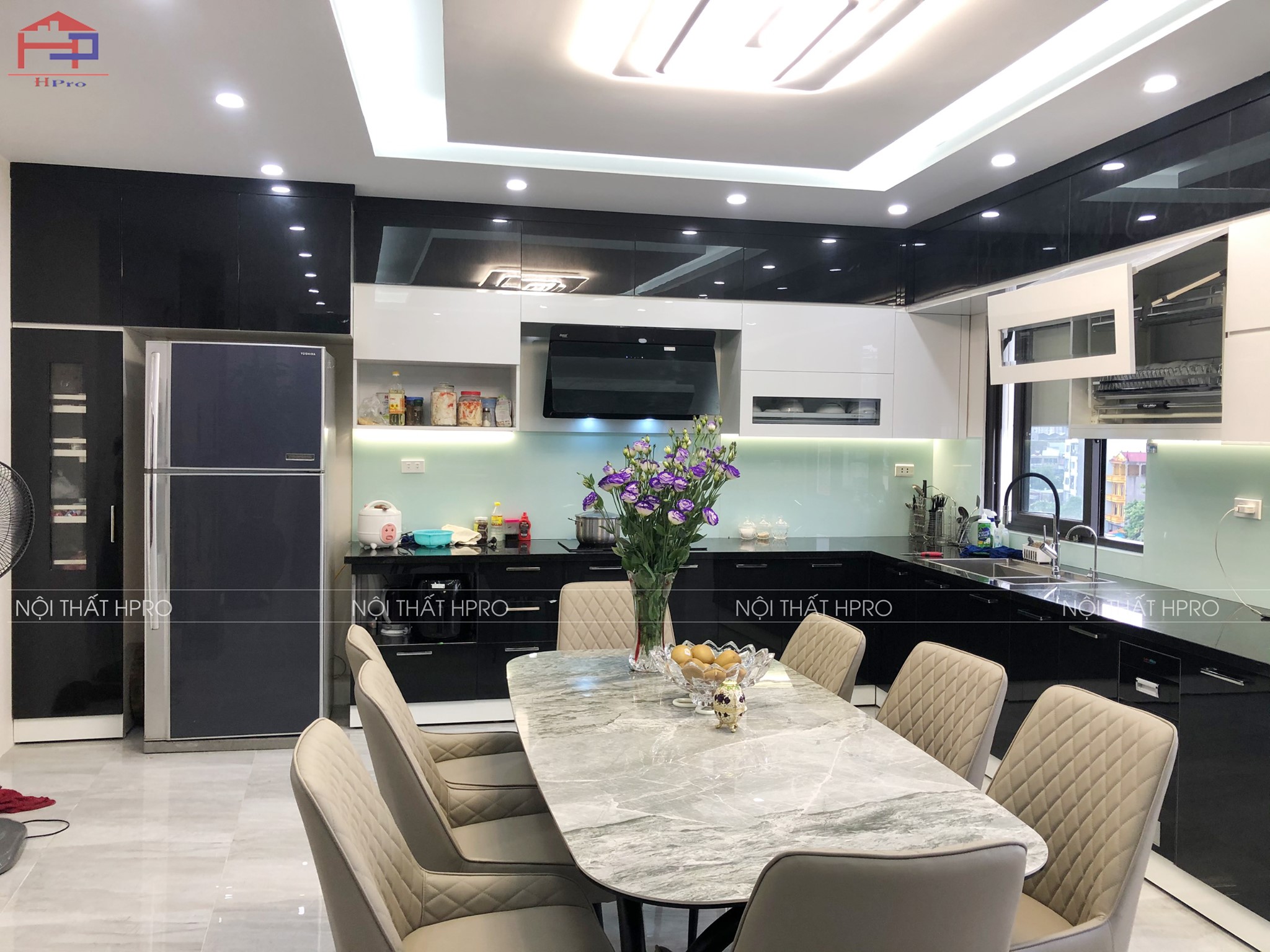 Mách bạn cách trang trí phòng bếp nhỏ đẹp mê ly