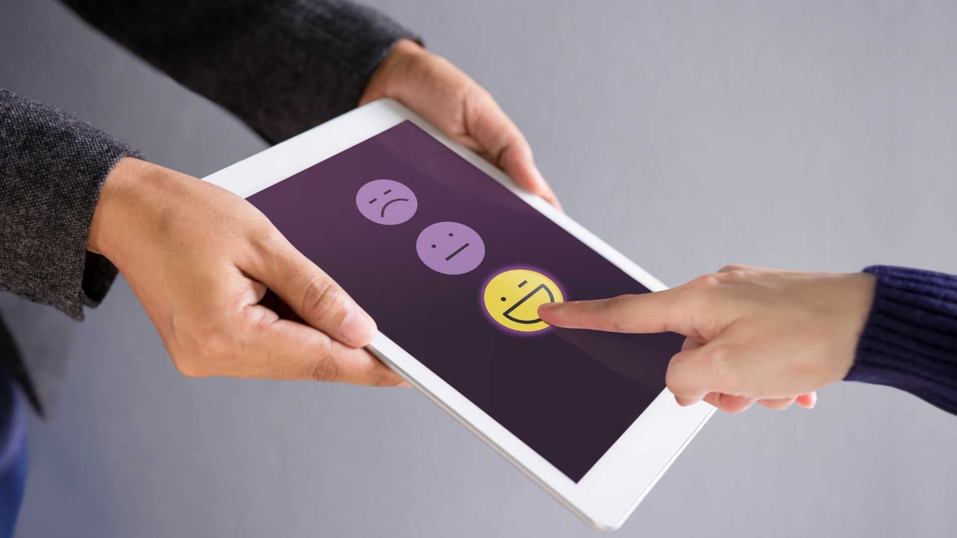 Ways to Enhance Customer Experience in Pharmaceutical Industry