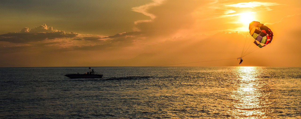 Explore Makarska with parasailing
