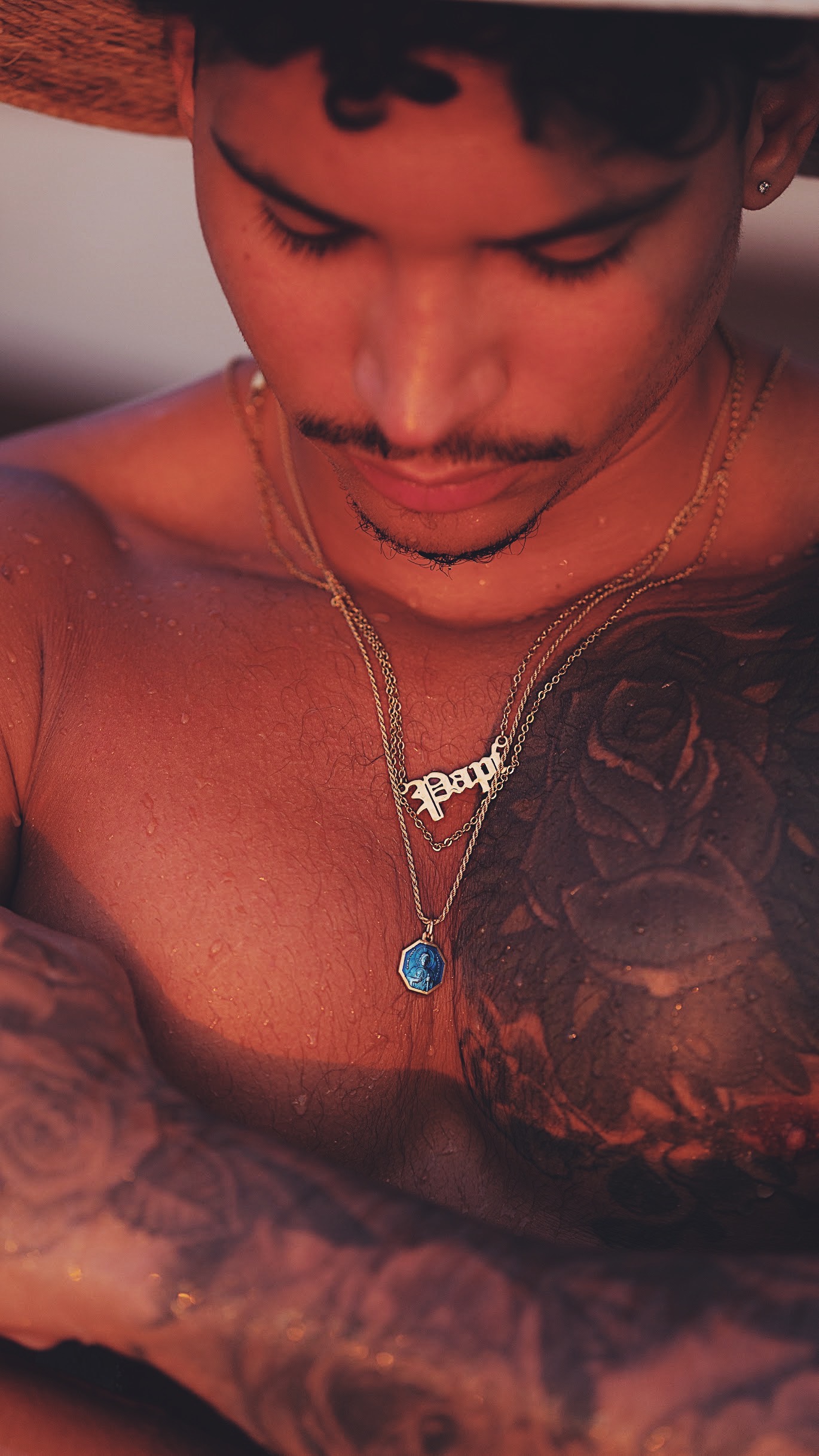 4 Types of Gold Chains & How To Wear Them