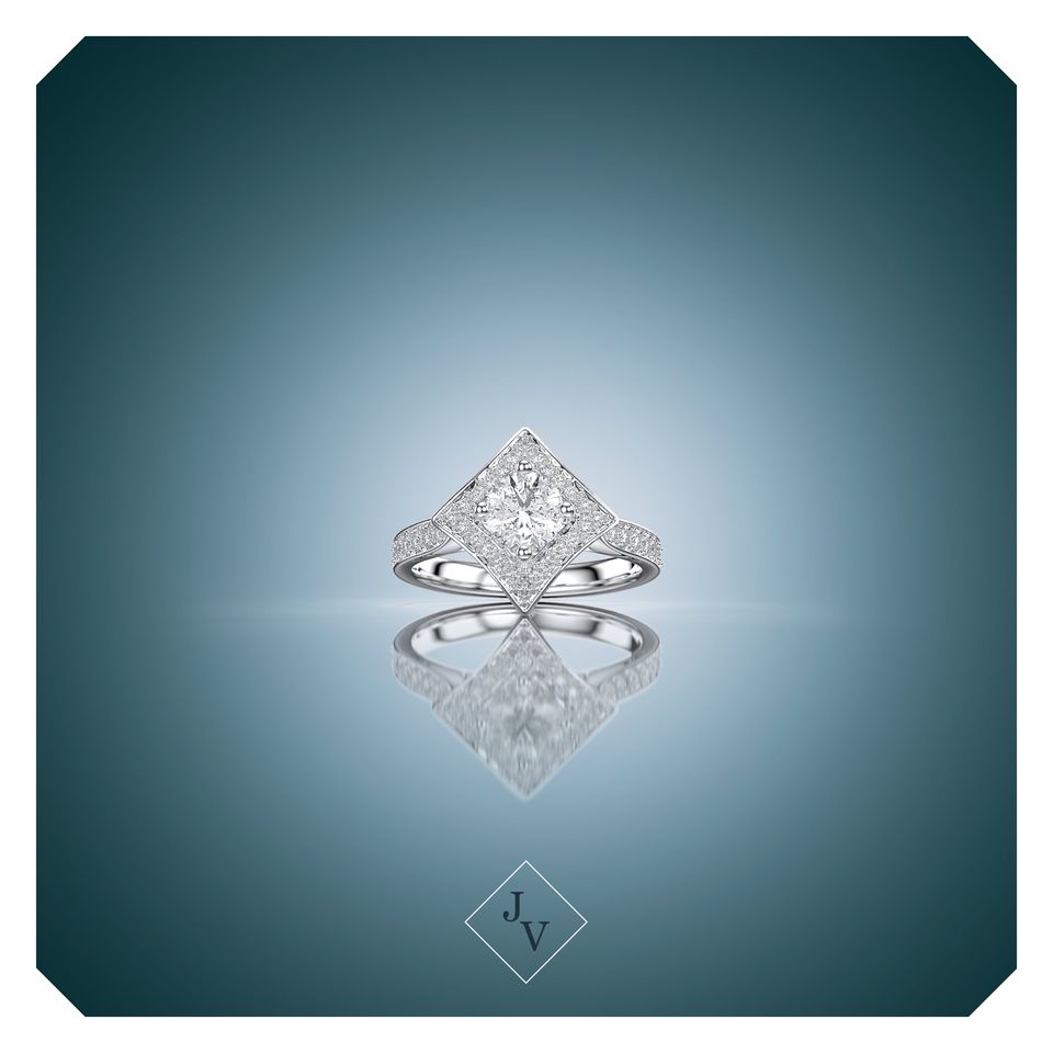 Are you looking for custom diamond engagement rings in Montreal?
