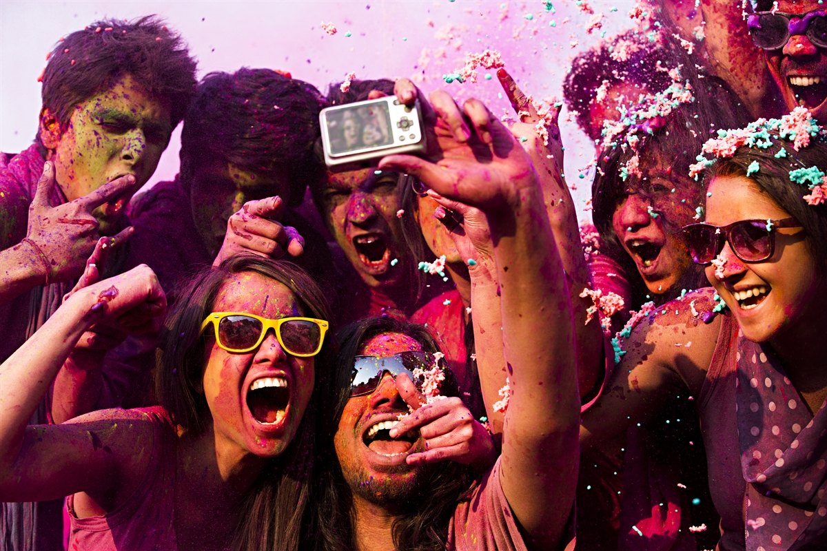 Bringing the Colors of Holi to the Workplace: Tips for a Holi Festive and Inclusive Celebration at the Office