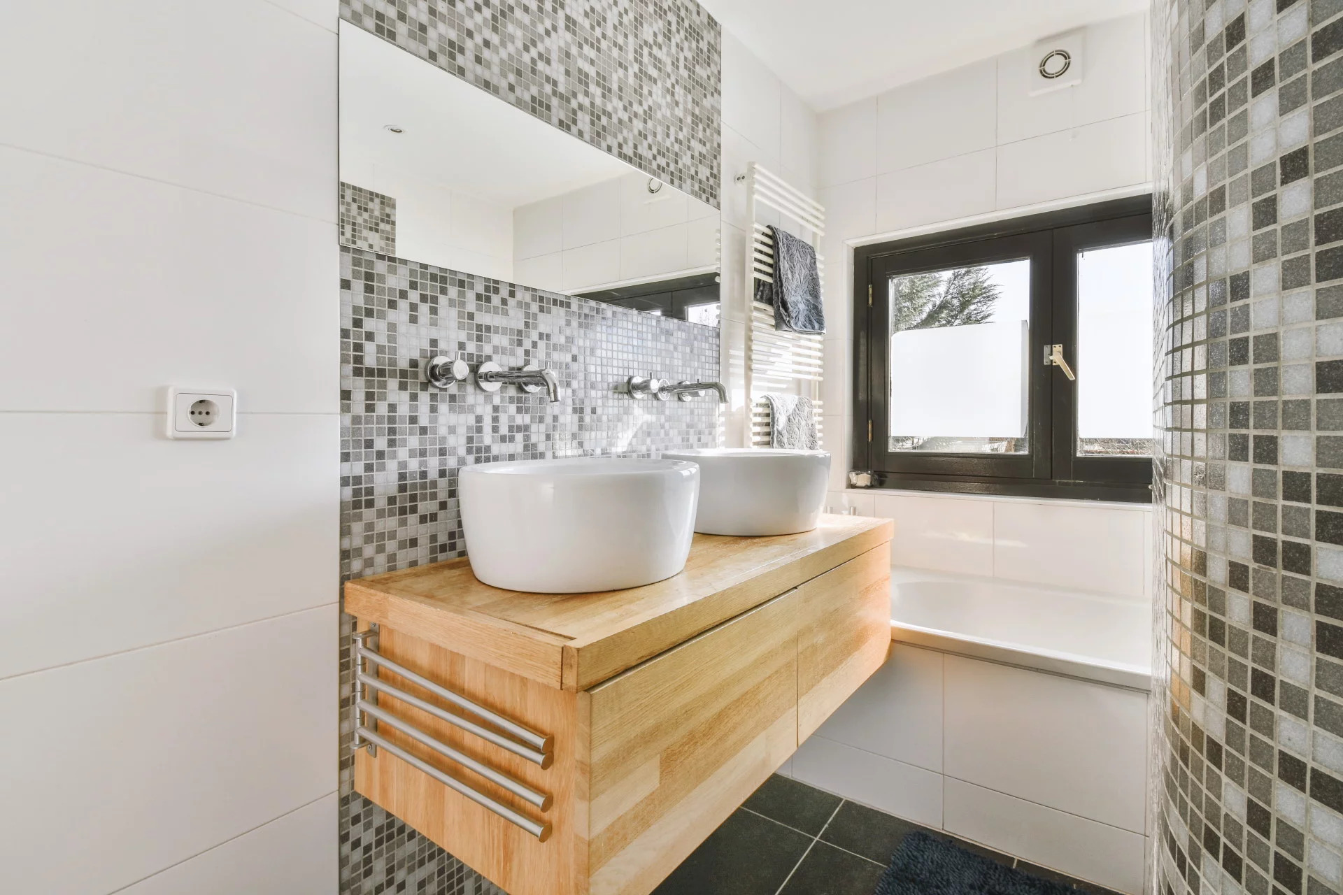 Transform Your Space with Custom Bathroom Vanities in Toronto