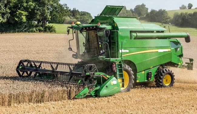 John Deere Harvester: Injecting More Efficiency Into The Processing Of Farm Crops