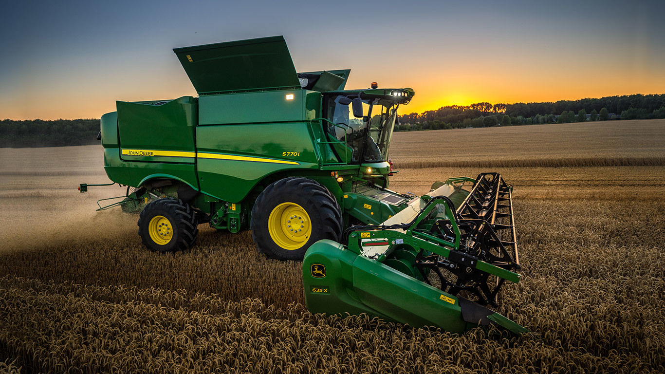 Seasons of Farming in the USA: A Guide to Combine Settings