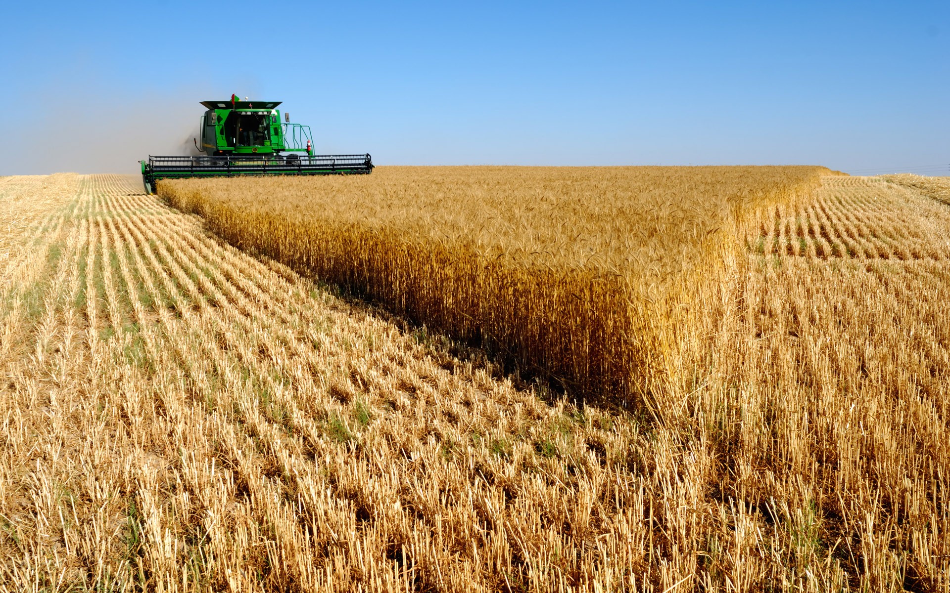 How Can Farmers Enhance Efficiency Of Harvesting Operations This Season? 