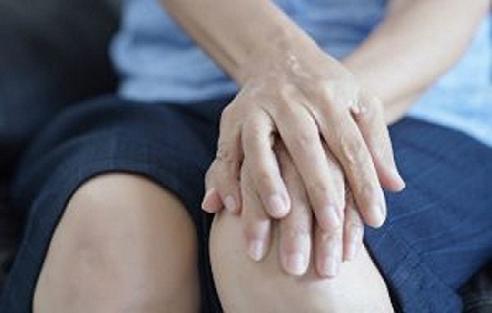 Why Should Knee Pain be Treated by a Professional at a Clinic?