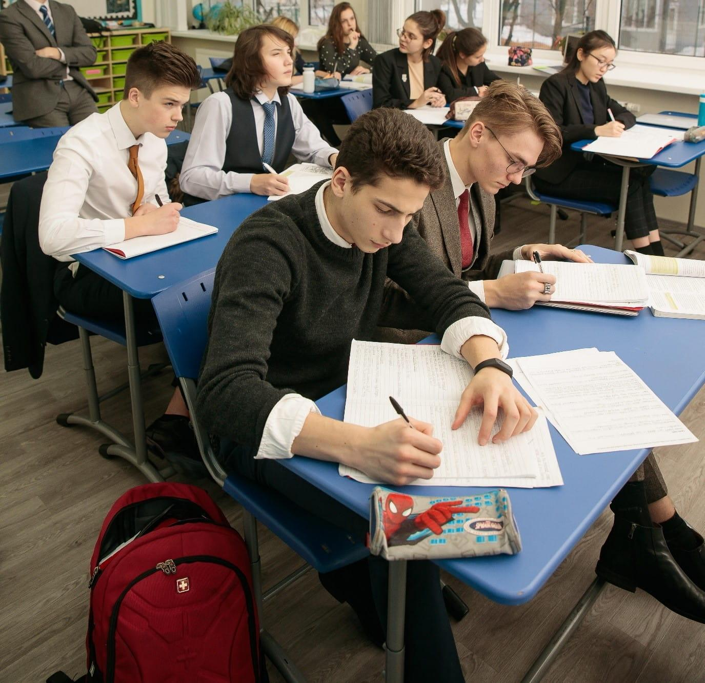 PTE vs OET – Which English Test is Best for Study, Work & Migration?
