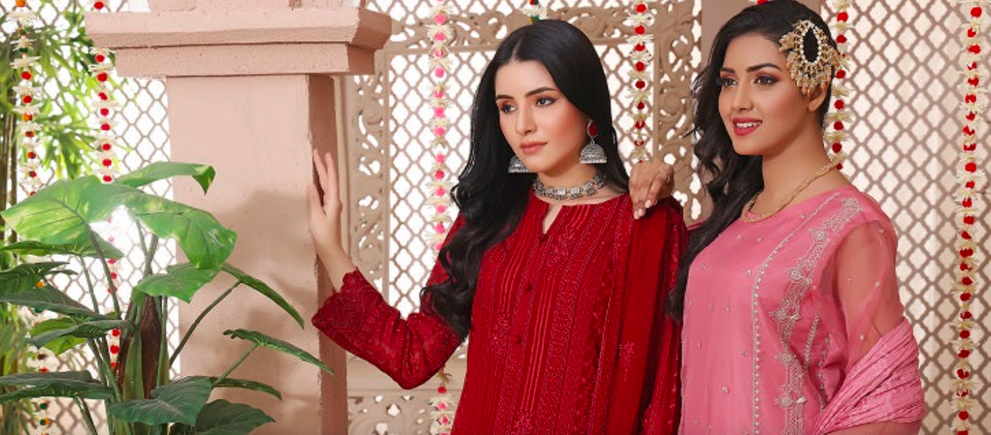 Summer Collection 2023: Embrace the Luxury with Luxeurs