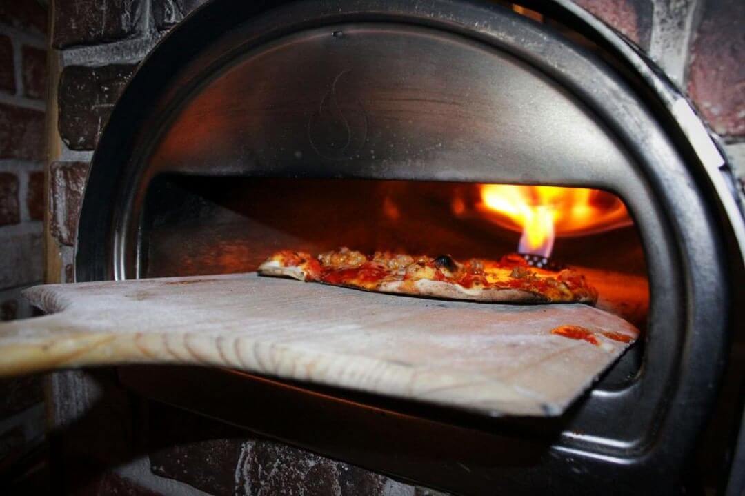 Why Pizza At Your Wedding Reception Is A Smart Menu Option