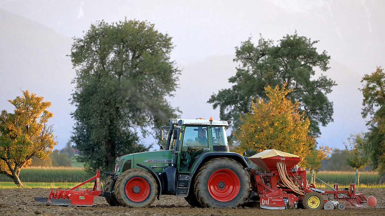 Essential Factors To Consider While Purchasing Tractor Parts