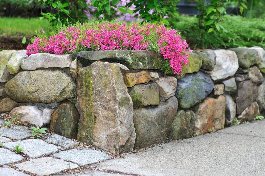 Beauty and Strength of the Backyard with These Retaining Wall Ideas