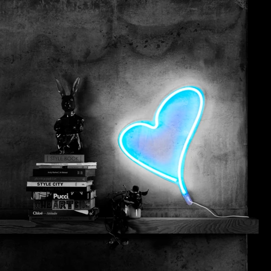 How Custom Neon Signs Attract More Customers