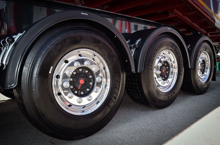 HEAVY-DUTY TRUCK WHEEL ALIGNMENT SERVICES IN FRESNO, CA.