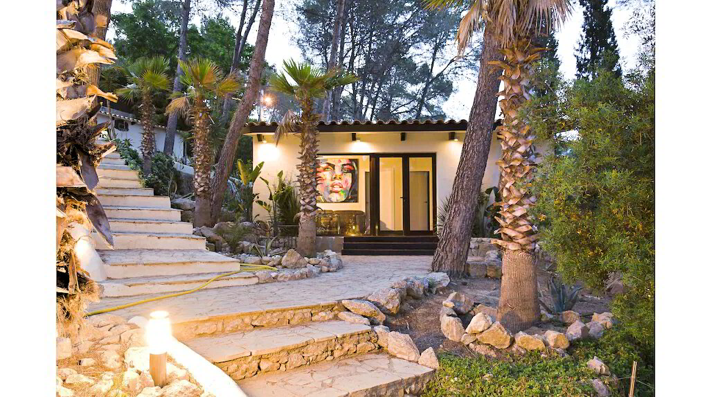Buying a Villa with a Pool near Sitges