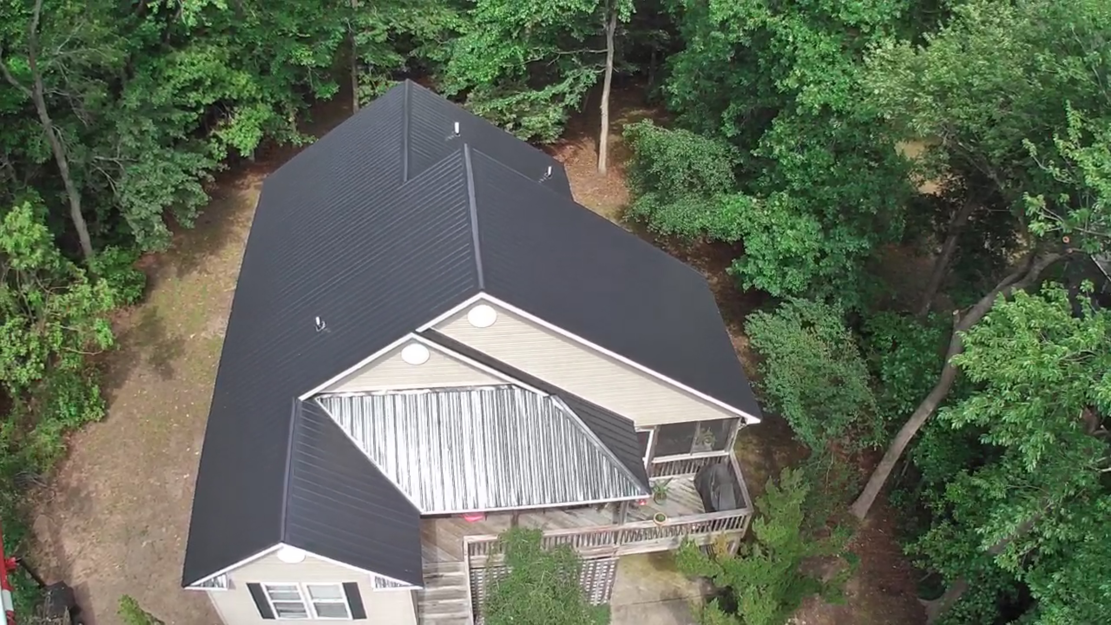 Looking for a Roofing Contractor? Here's What You Need to Know