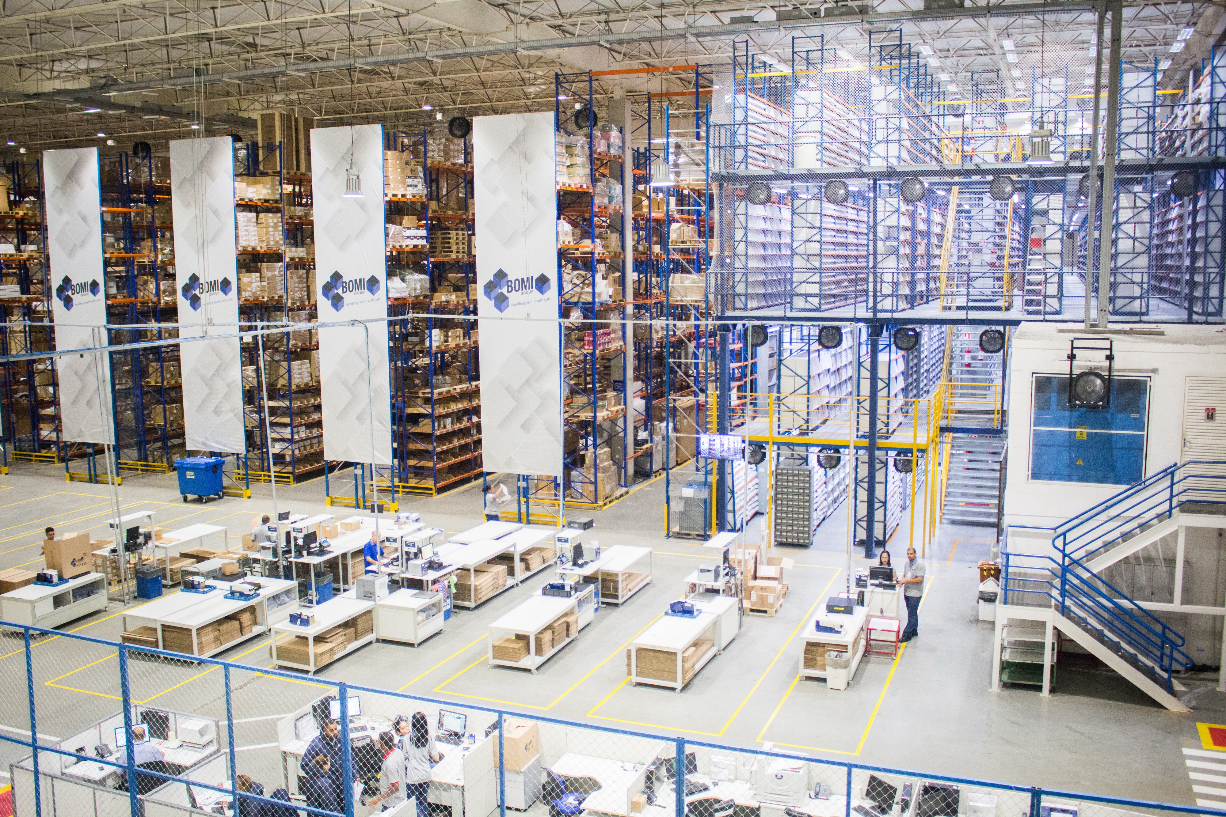 3 Ways IoT Enhances Warehouse Manufacturing & Efficiency