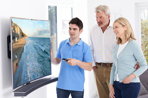 Reasons to hire a TV mounting Atlanta GA professional