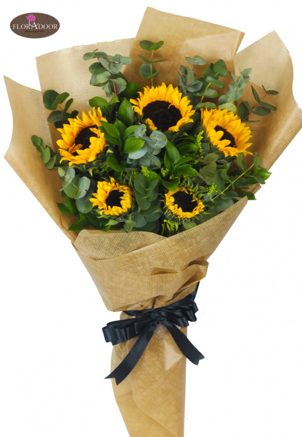 Flower Arrangement in Egypt by FloraDoor
