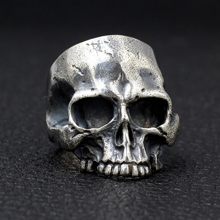 Silver Skull Rings or Eagle Head Rings – Choose the Classy Range for Muscular Look 