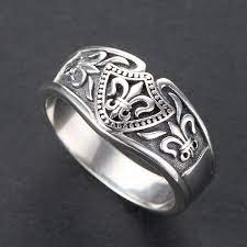 Men’s Silver Rings in Varied Designs – Ideal to Present as Gift to Your Close One  